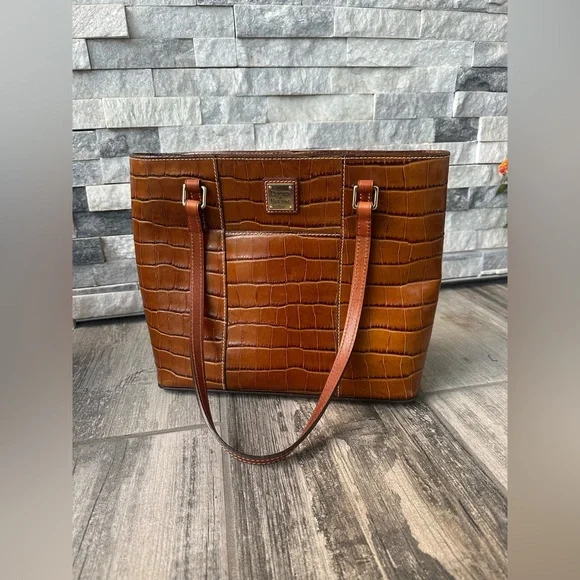 Dooney & Bourke Croco Lexington Shopper Classic Neutral Handbag - Picture 3 of 15